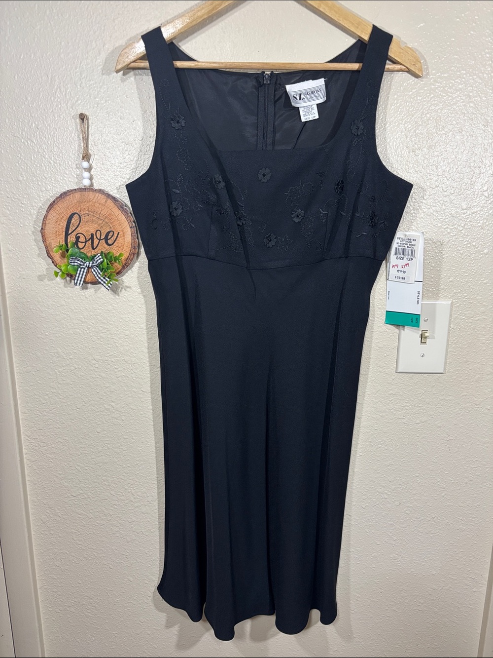 Vintage S.L. Fashions Petite Black Embroidered Floral Knee Length Dress Size 12P